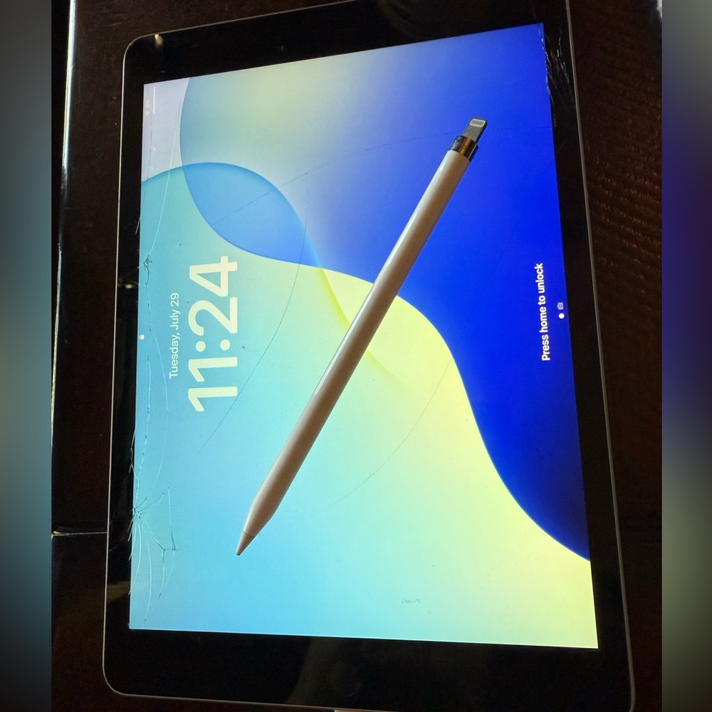 Apple iPad 9th Generation A2602 64GB, Wi-Fi, 10.2in, Silver, With Basic Pencil